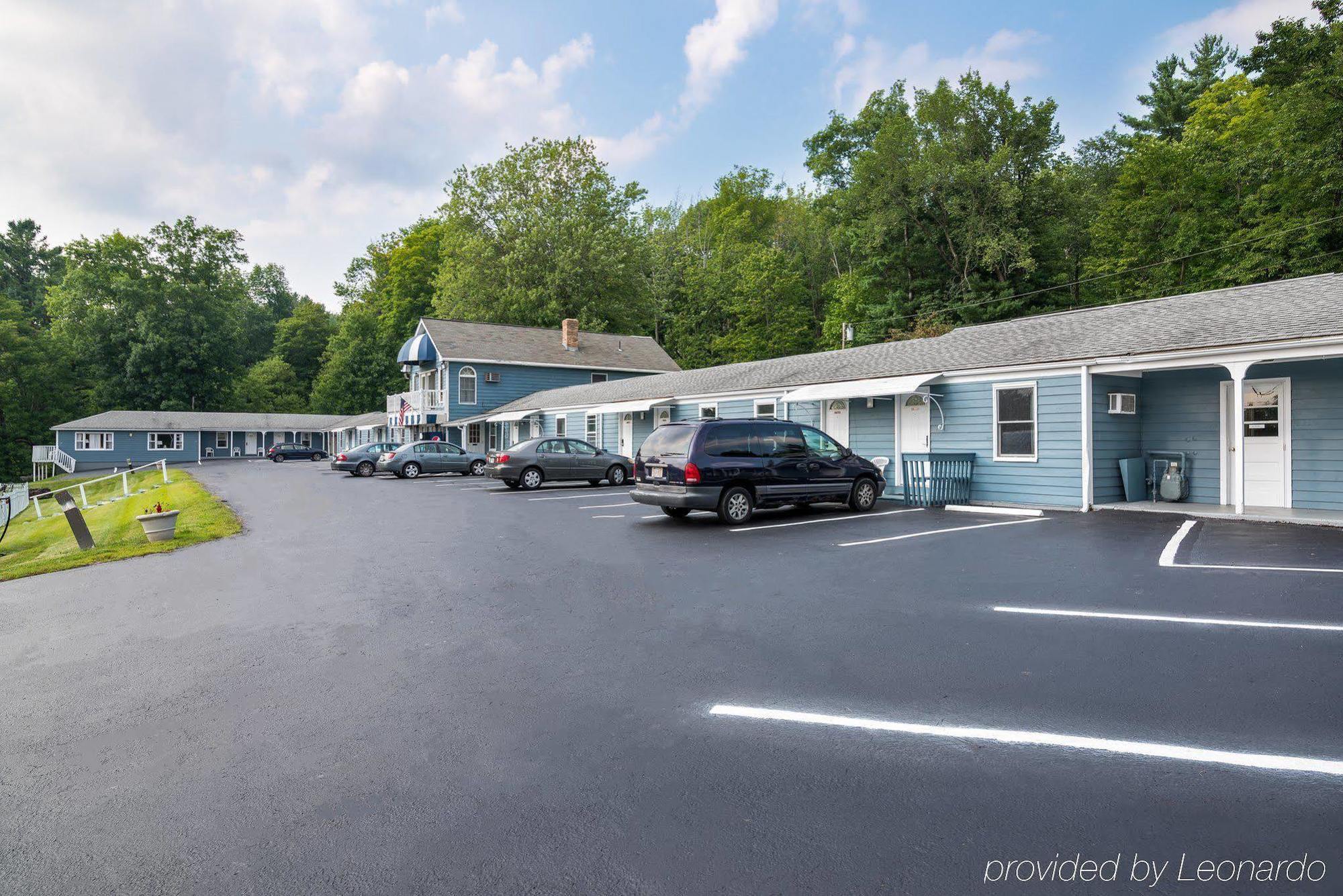 Rodeway Inn Lee Exterior photo